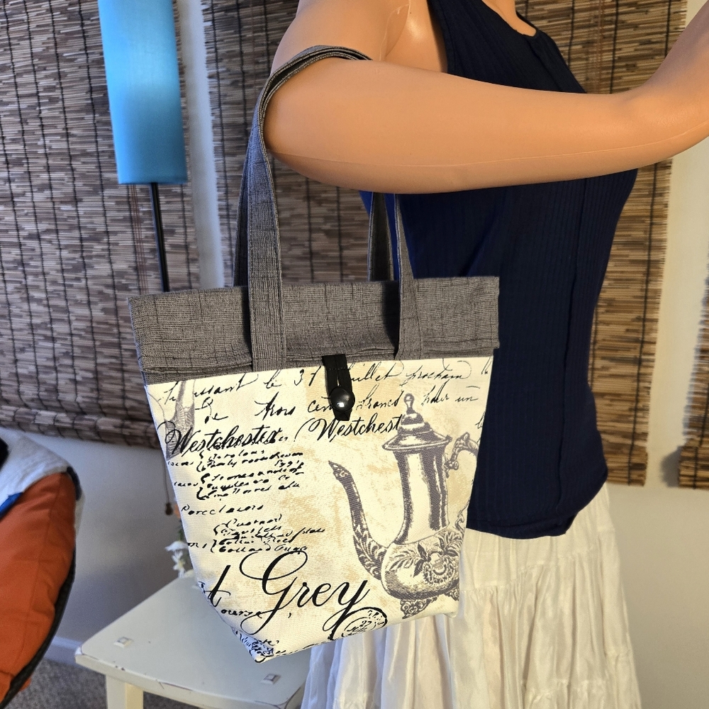 NWOT England Themed Button Closed Tote Bag
